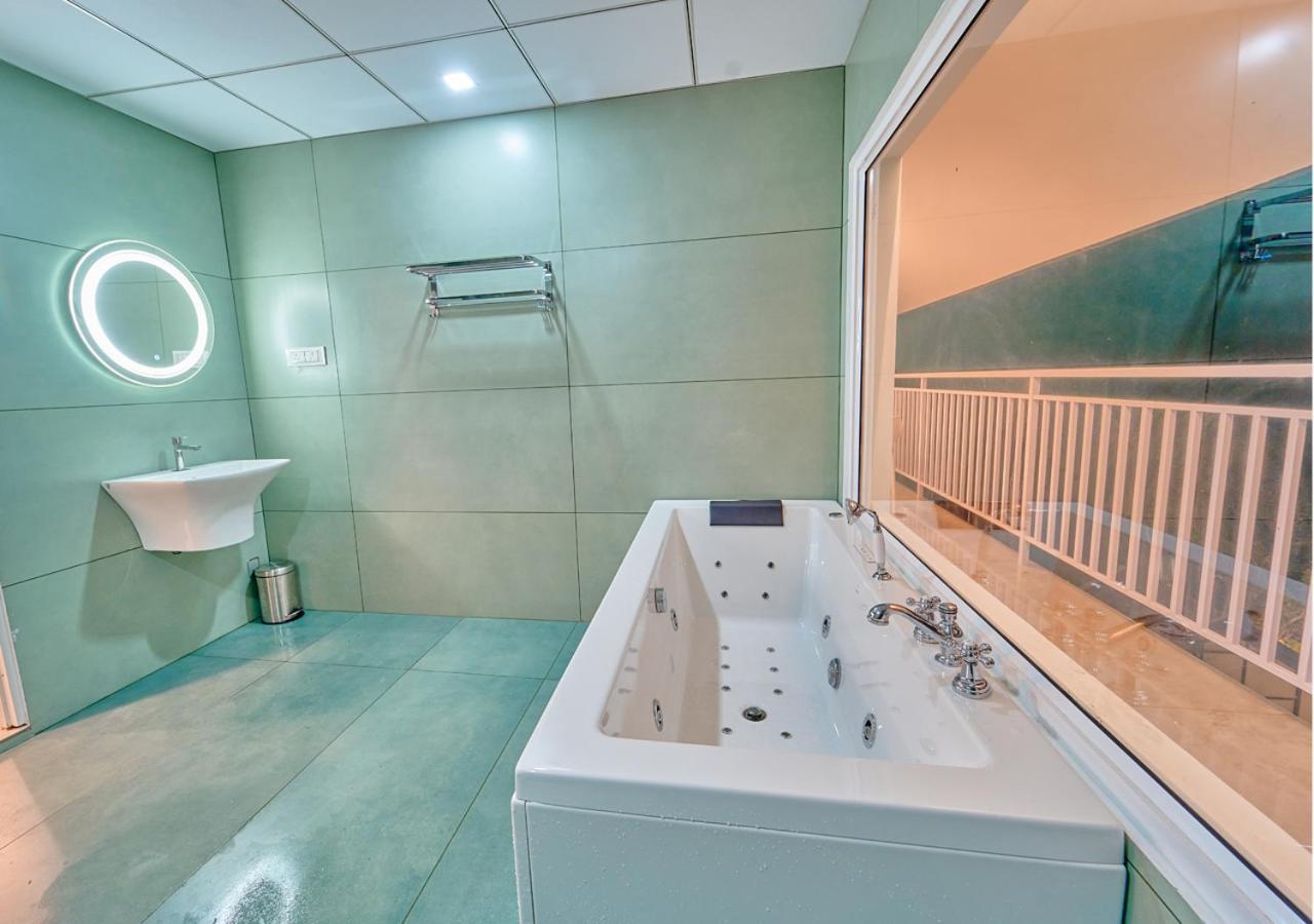 Ice Mist Pool Resort Munnar By Voye Homes Dış mekan fotoğraf